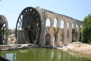 Water wheel (Noria) and aqueduct at Hama